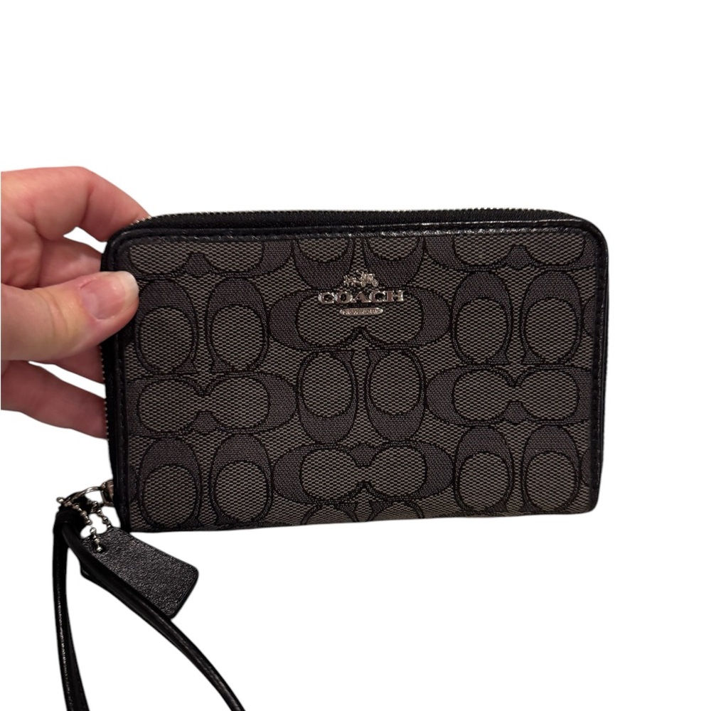 PRICE CUT!! Compact Black Leather Wallet / Wristlet